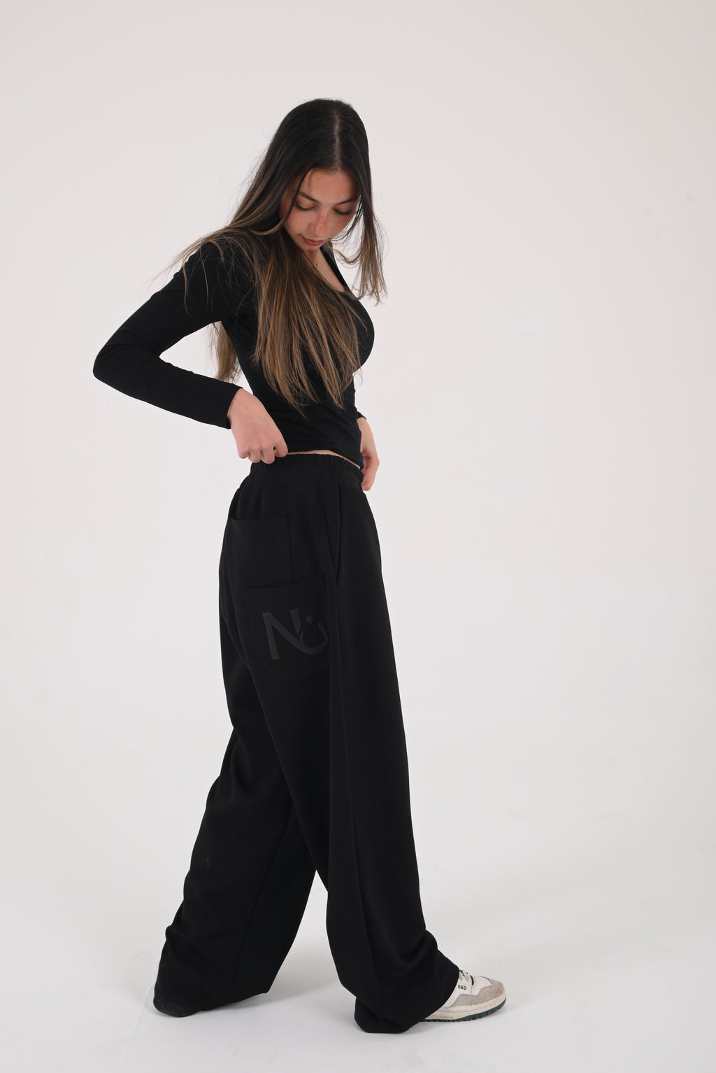 Double BackPocket Oversized-Black Sweatpants