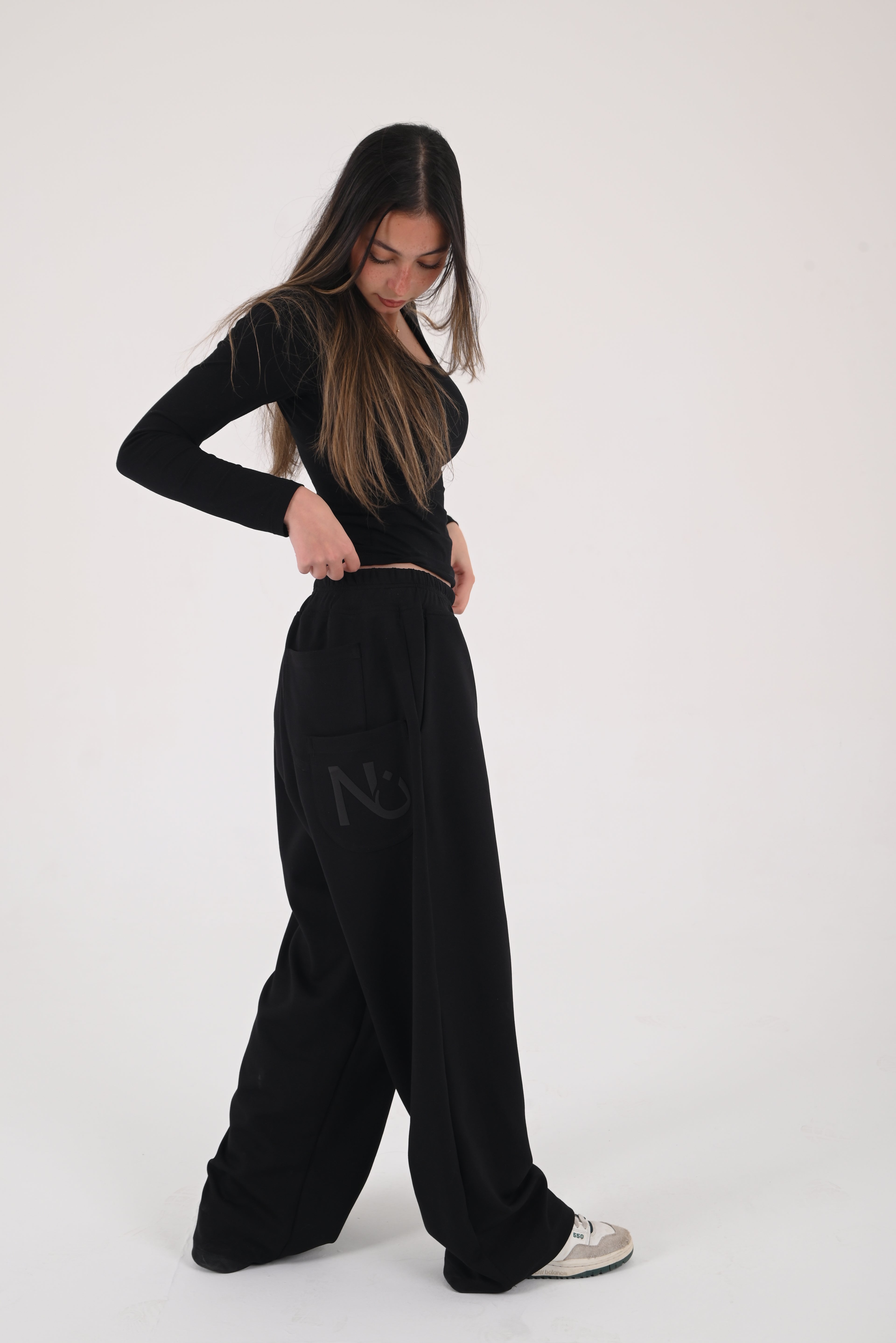 Double BackPocket Oversized-Black Sweatpants